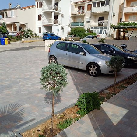 Apartmani Bulajic Krk Town Exterior foto