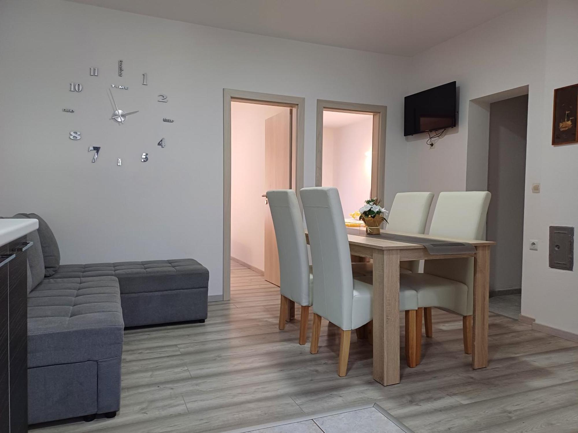 Apartmani Bulajic Krk Town Exterior foto