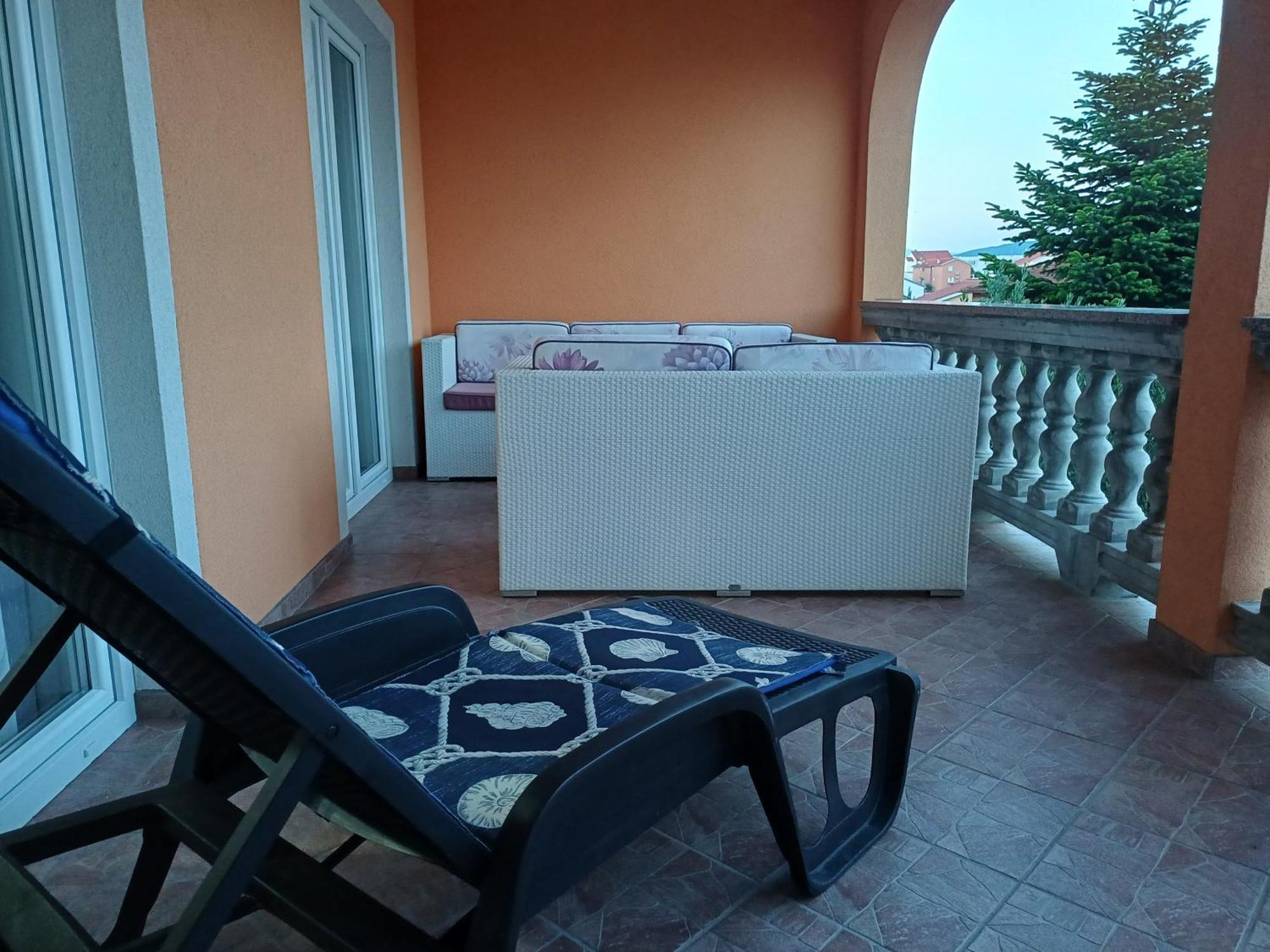 Apartmani Bulajic Krk Town Exterior foto
