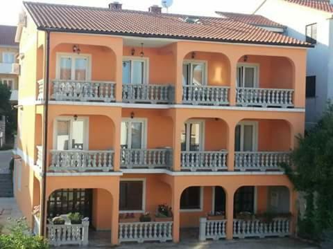 Apartmani Bulajic Krk Town Exterior foto